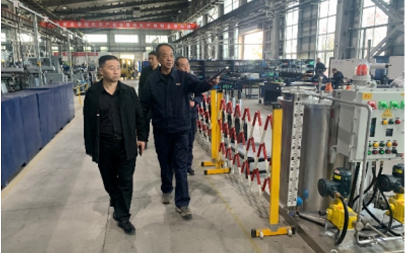 中国集团公司促进会理事鲁峰莅临标准股份调研